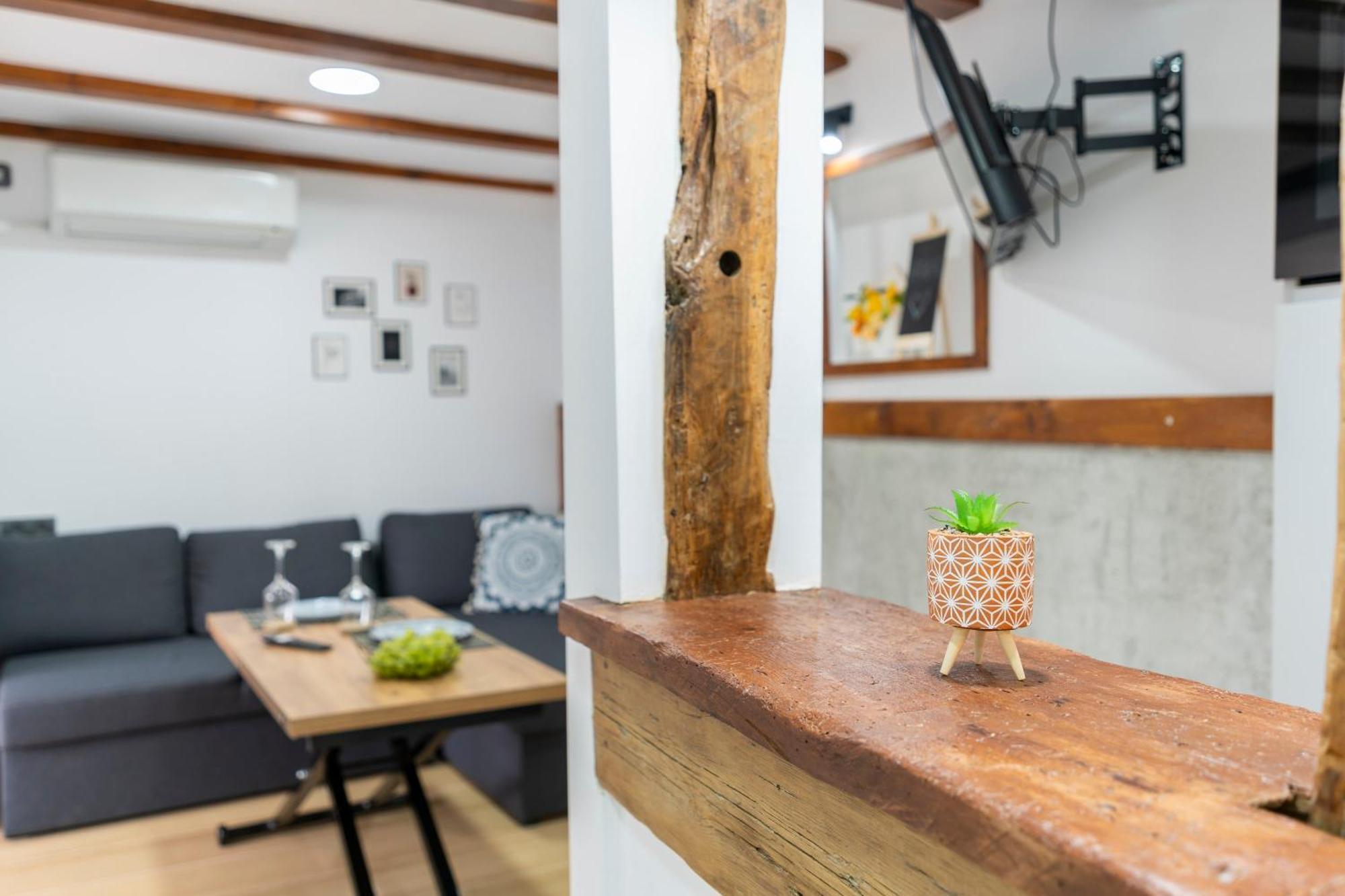 Bobevata Guest House - Floor 1 - Stunning View Old Town Veliko Turnovo Bagian luar foto